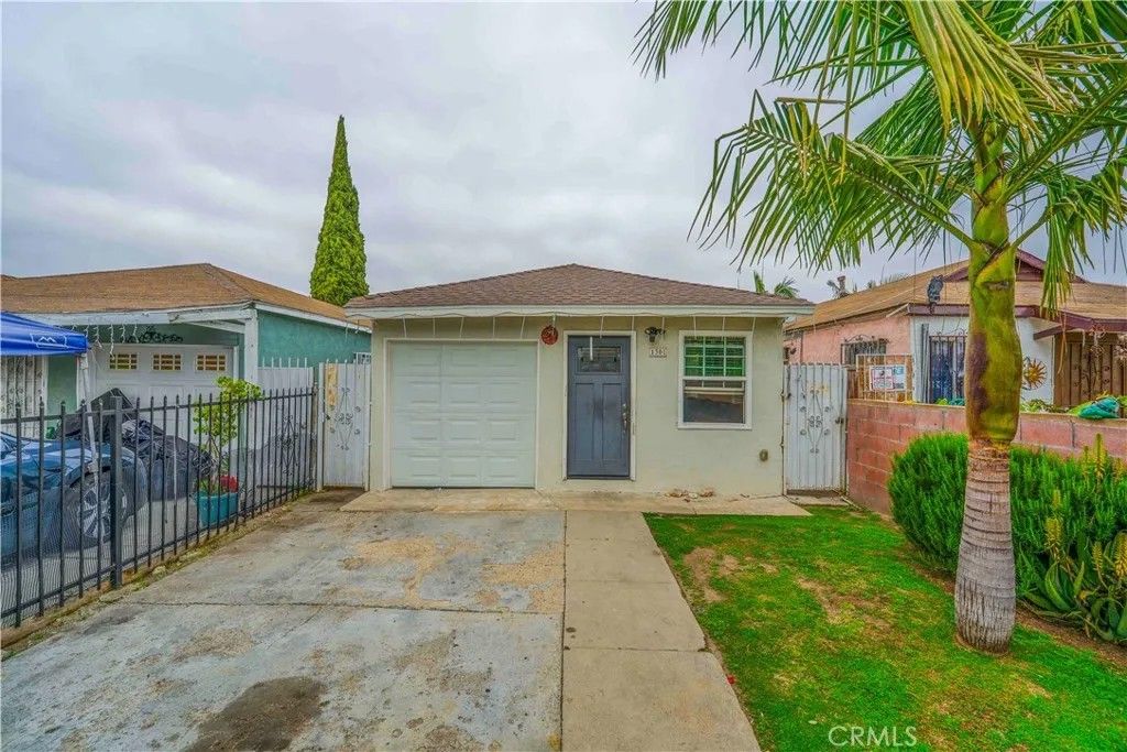Photo of 1301 W 132nd St, Compton, CA 90222 (MLS # DW26051790)