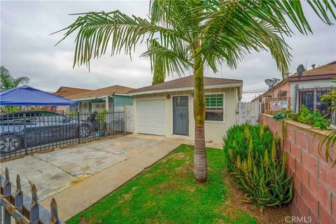 Photo of 1301 W 132nd St, Compton, CA 90222 (MLS # DW26051790)