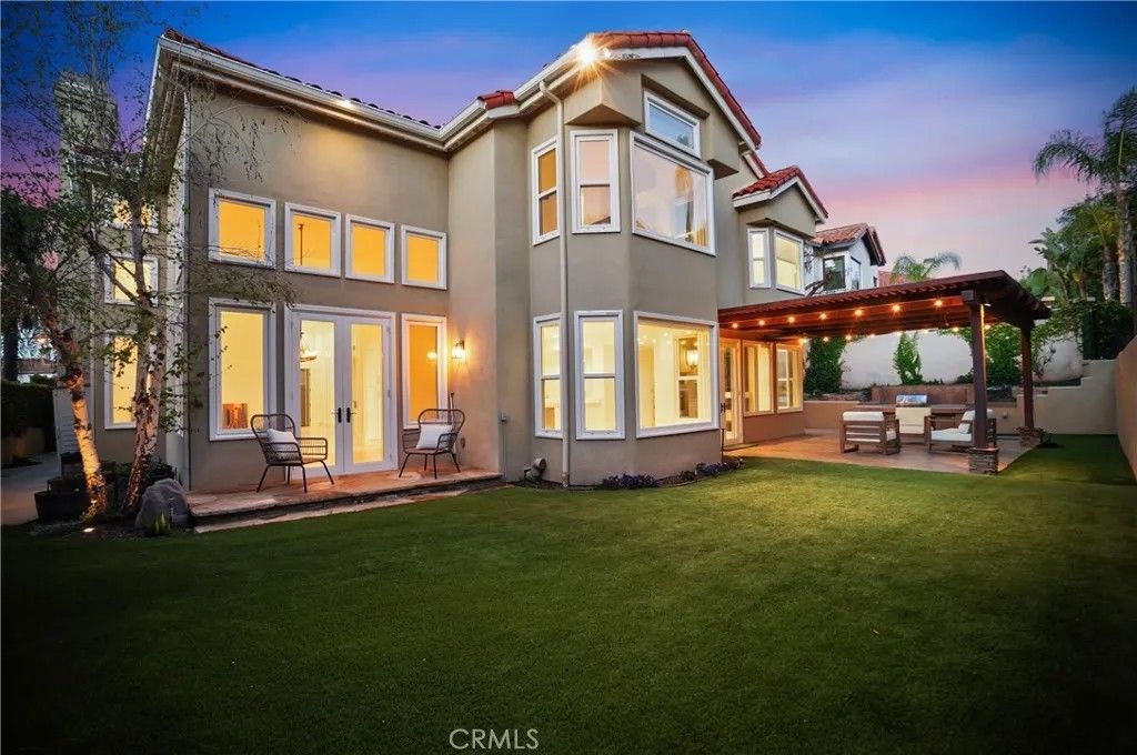 Photo of 24868 Paseo Primario, Calabasas, CA 91302 (MLS # SR26088091)
