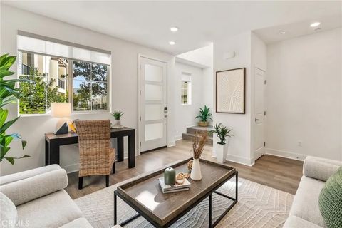 Photo of 1643 Saratoga Lane, San Pedro, CA 90732 (MLS # SB25256715)