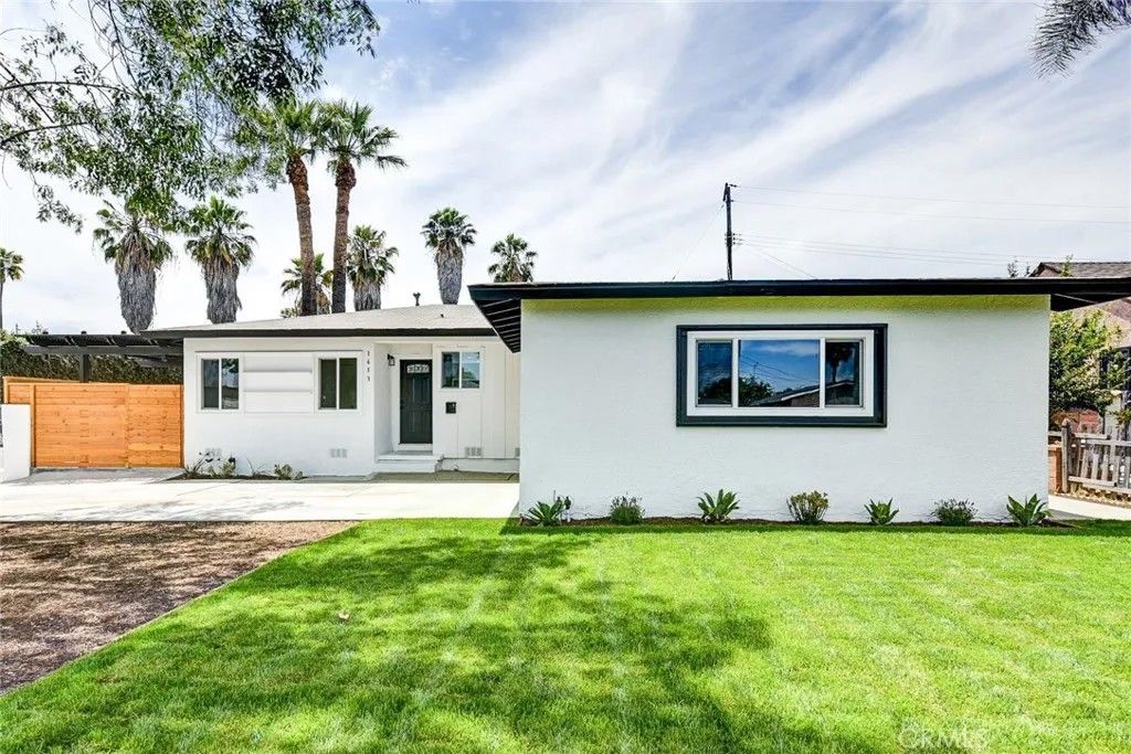 Photo of 1613 S Roosevelt Avenue, Fullerton, CA 92832 (MLS # PW26016559)