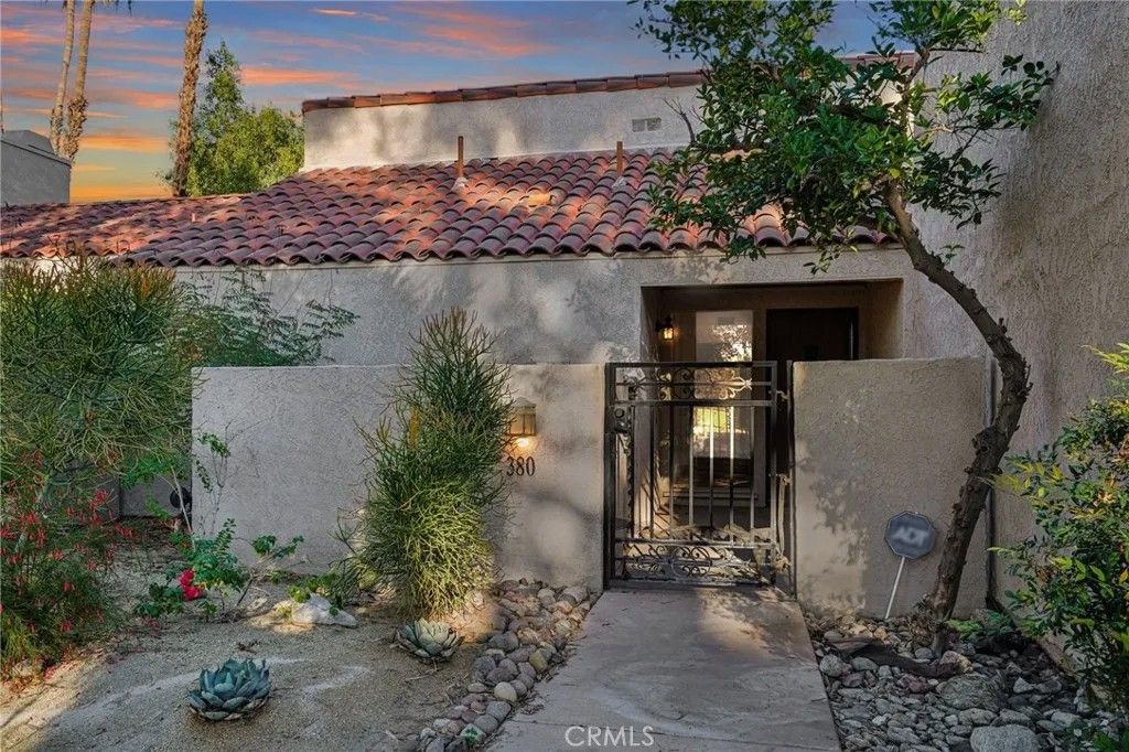 Photo of 380 Wimbledon Drive, Rancho Mirage, CA 92270 (MLS # OC25200796)