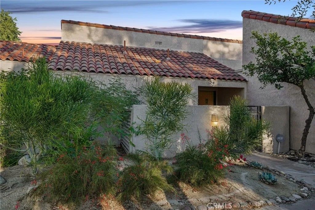 Photo of 380 Wimbledon Drive, Rancho Mirage, CA 92270 (MLS # OC25200796)