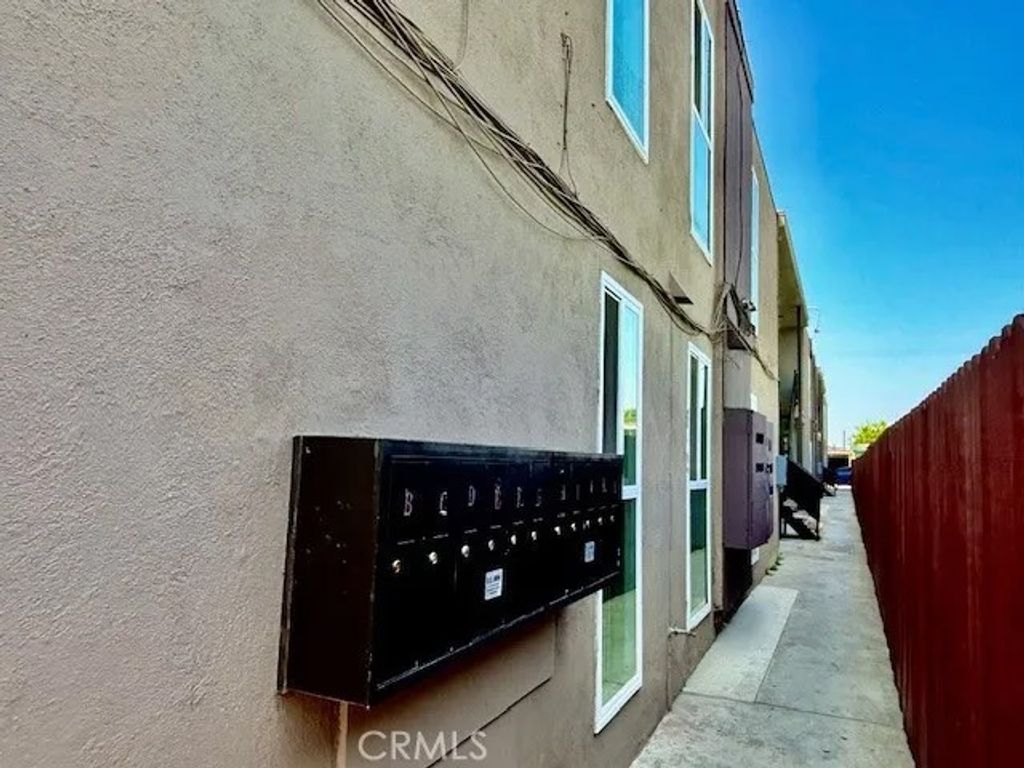 Photo of 815 N Rose Ave #L, Compton, CA 90221 (MLS # NP26002404)