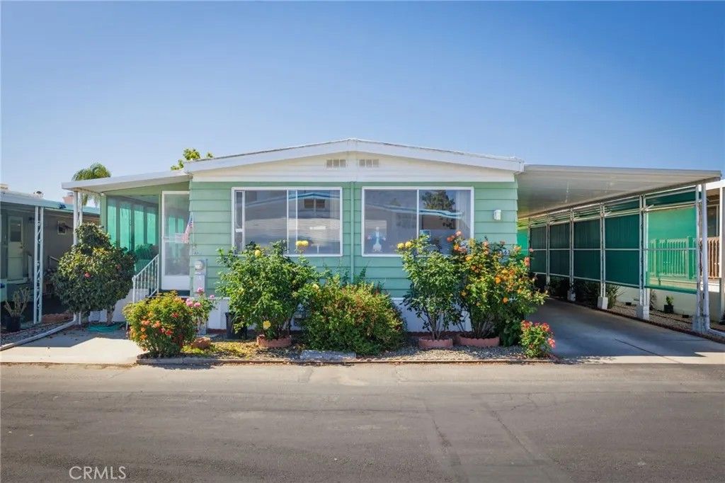 Photo of 725 W Thornton Ave #163, Hemet, CA 92543 (MLS # SW26080175)