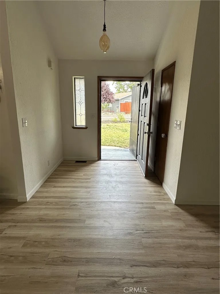 20410 Walnut