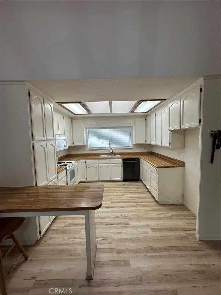20410 Walnut