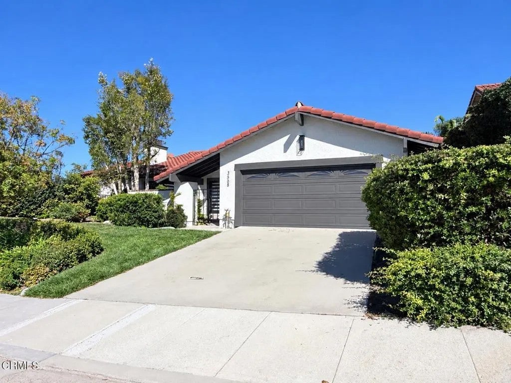 Photo of 3668 Sunset Knolls Drive, Thousand Oaks, CA 91362 (MLS # V1-39432)