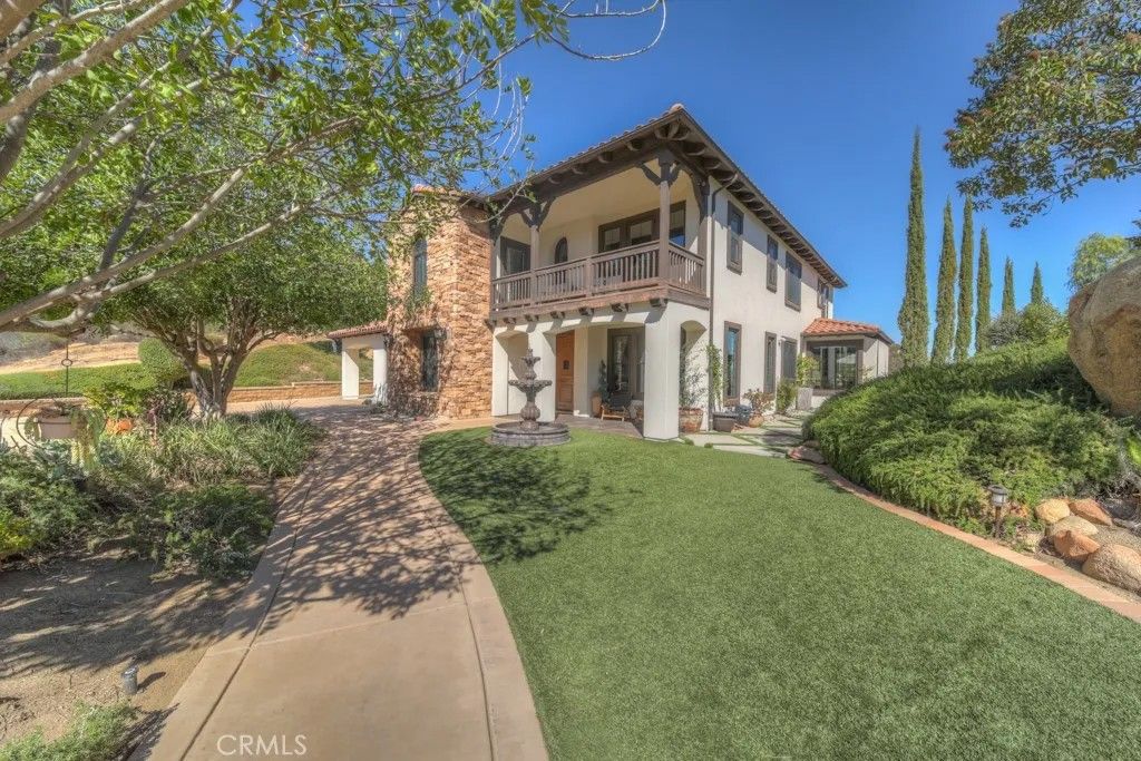 Photo of 37775 Via Baya, Murrieta, CA 92562 (MLS # SW25267114)