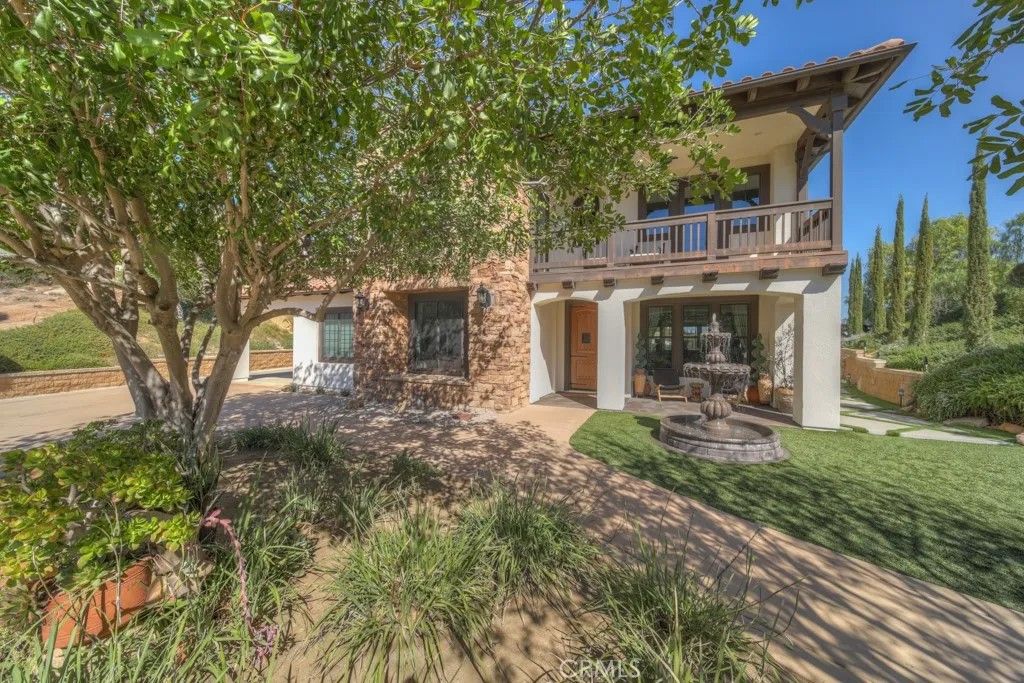 Photo of 37775 Via Baya, Murrieta, CA 92562 (MLS # SW25267114)