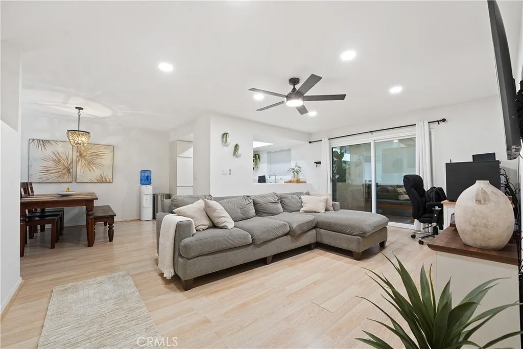 5000 S Centinela 101