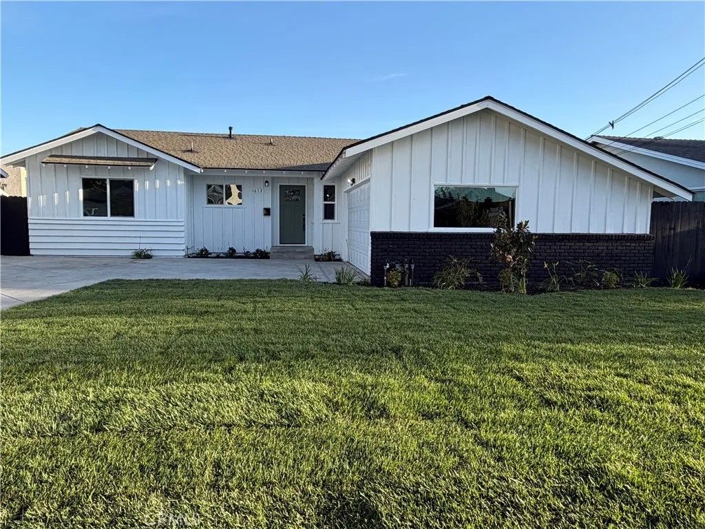 Photo of 1612 E Palmyra Ave, Orange, CA 92866 (MLS # PW26081617)