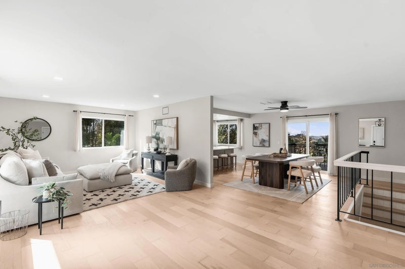 8445 Vista Del Cajon Pl