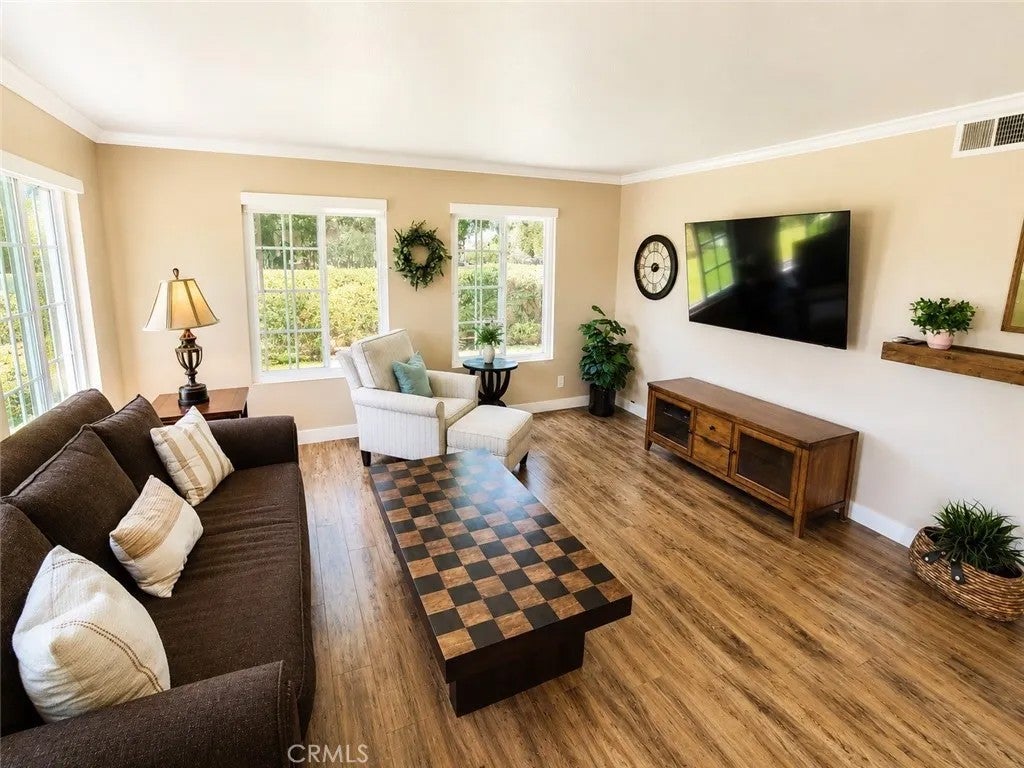 36 Woodleaf