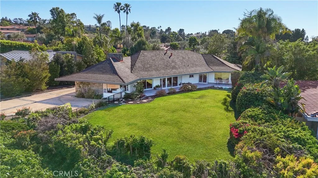 1209 Granvia Altamira