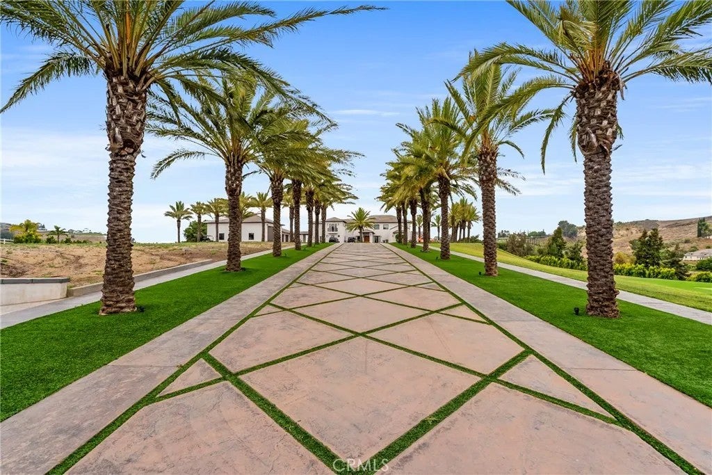 Photo of 27716 Sycamore Mesa RD, Temecula, CA 92590 (MLS # ND26095572)