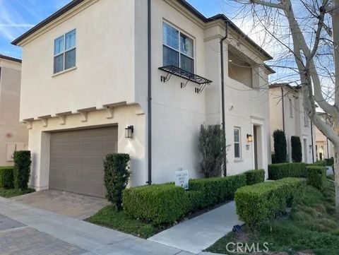Photo of 22014 Moveo Dr, Saugus, CA 91350 (MLS # SR26042553)