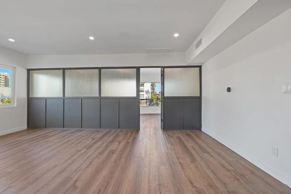 Photo of 825 Washington St, San Diego, CA 92103 (MLS # 250045010)