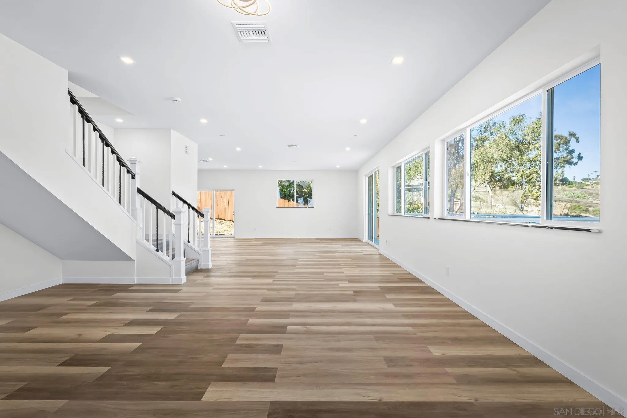 8886 Margaret Ct