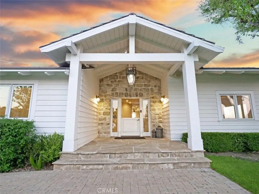 Photo of 67 Eastfield Dr, Rolling Hills, CA 90274 (MLS # PV26001592)