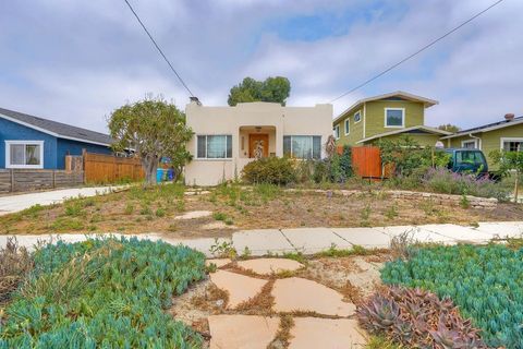 Photo of 3378 N Mountain View Dr, San Diego, CA 92116 (MLS # 260015310)