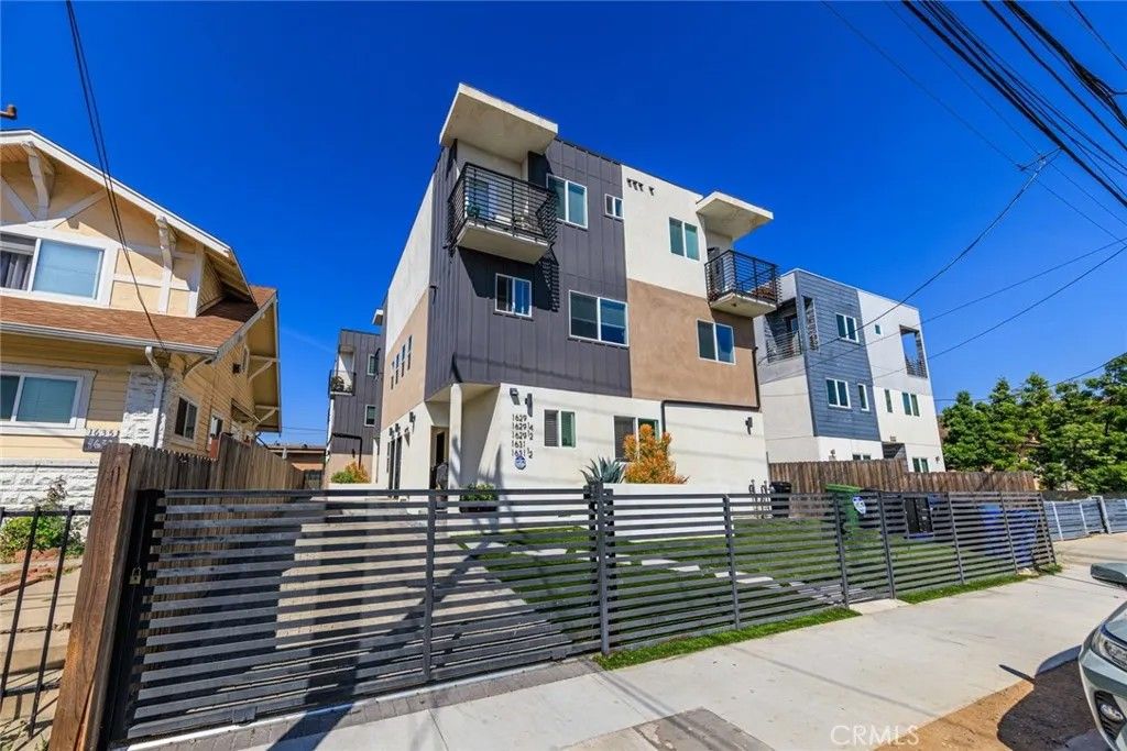 Photo of 1631 S New Hampshire Avenue #Unit 1/2, Los Angeles, CA 90006 (MLS # BB26088494)