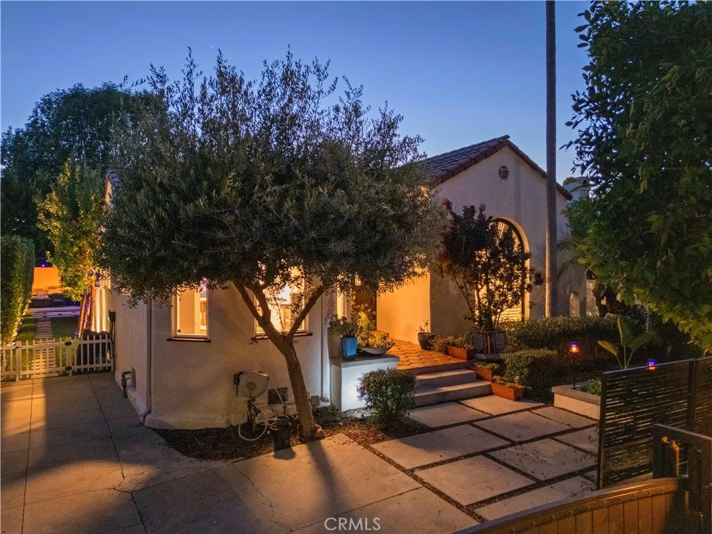 129 N Crescent Heights