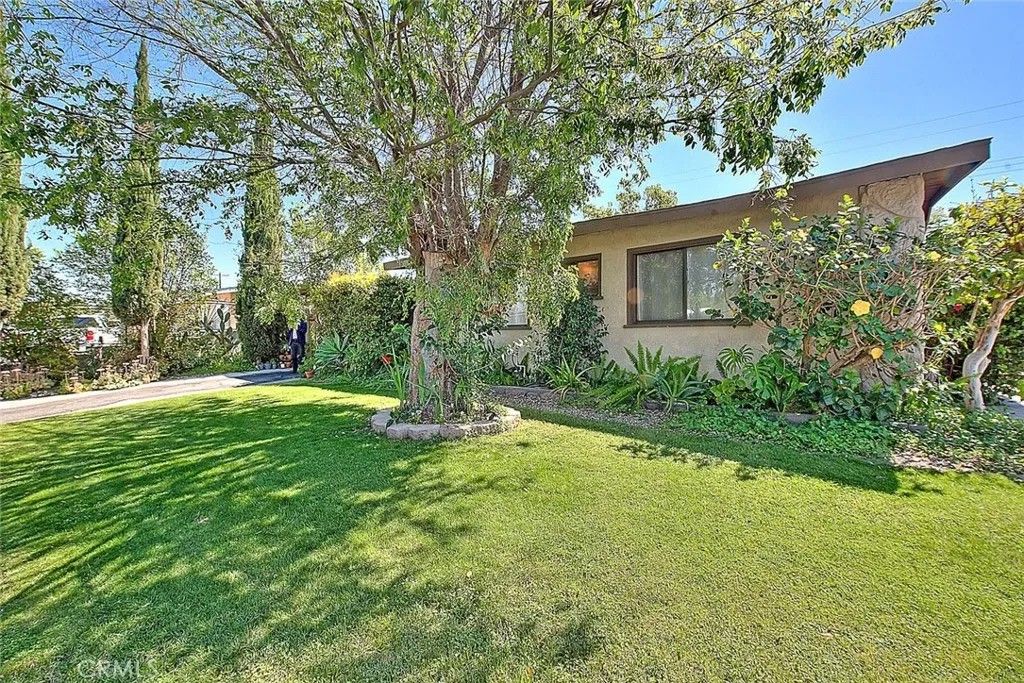 Photo of 17860 E Laxford Rd, Azusa, CA 91702 (MLS # PW26063891)