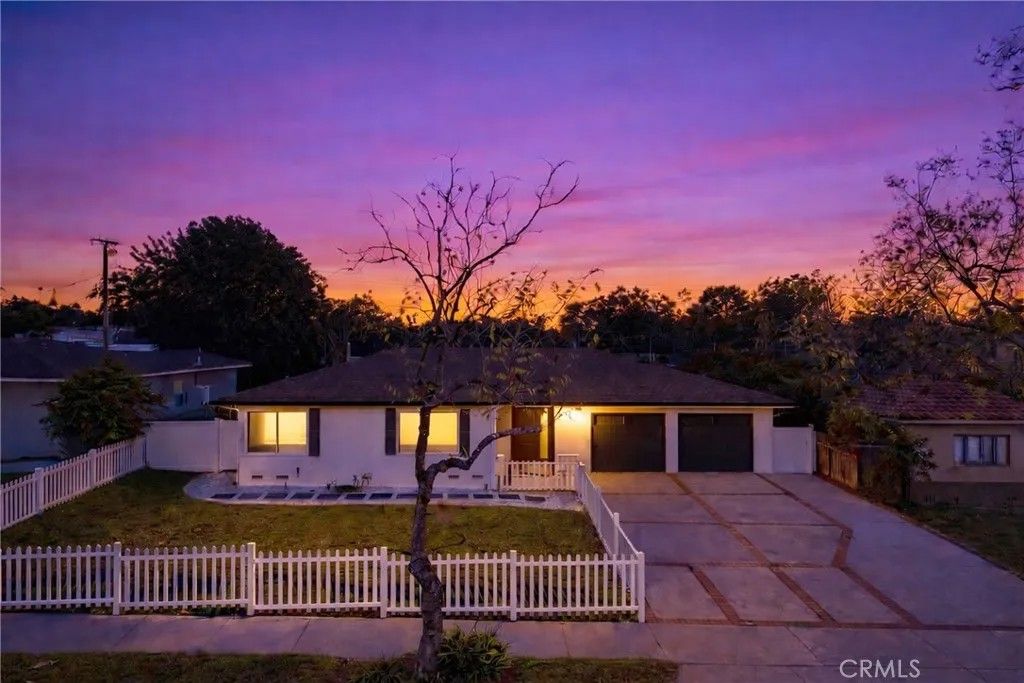 Photo of 812 N Euclid St, Fullerton, CA 92832 (MLS # OC26068332)