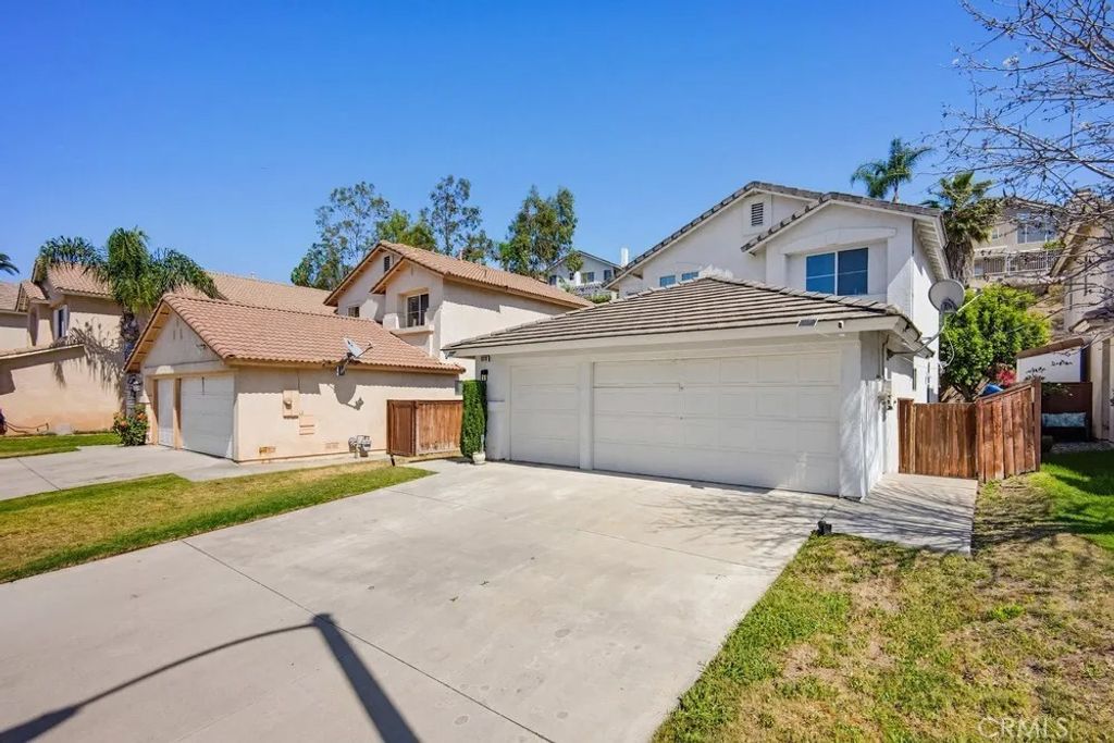 Photo of 16248 Twilight Cir, Riverside, CA 92503 (MLS # SW26064477)