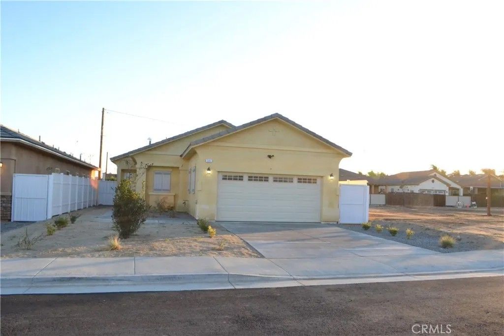 Photo of 231 W 10th Street, Perris, CA 92570 (MLS # SW26005530)
