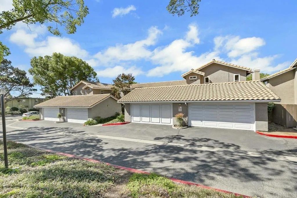 Photo of 1390 Palomar Place, Vista, CA 92084 (MLS # NDP2509815)