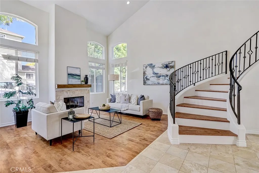 601 Calle De Arboles