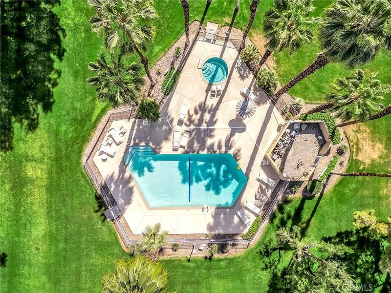 72355 Roxbury Drive