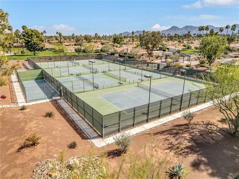 72355 Roxbury Drive