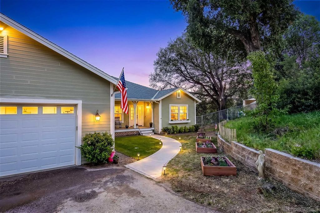 Photo of 4823 Belvedere Dr, Julian, CA 92036 (MLS # 260012708)