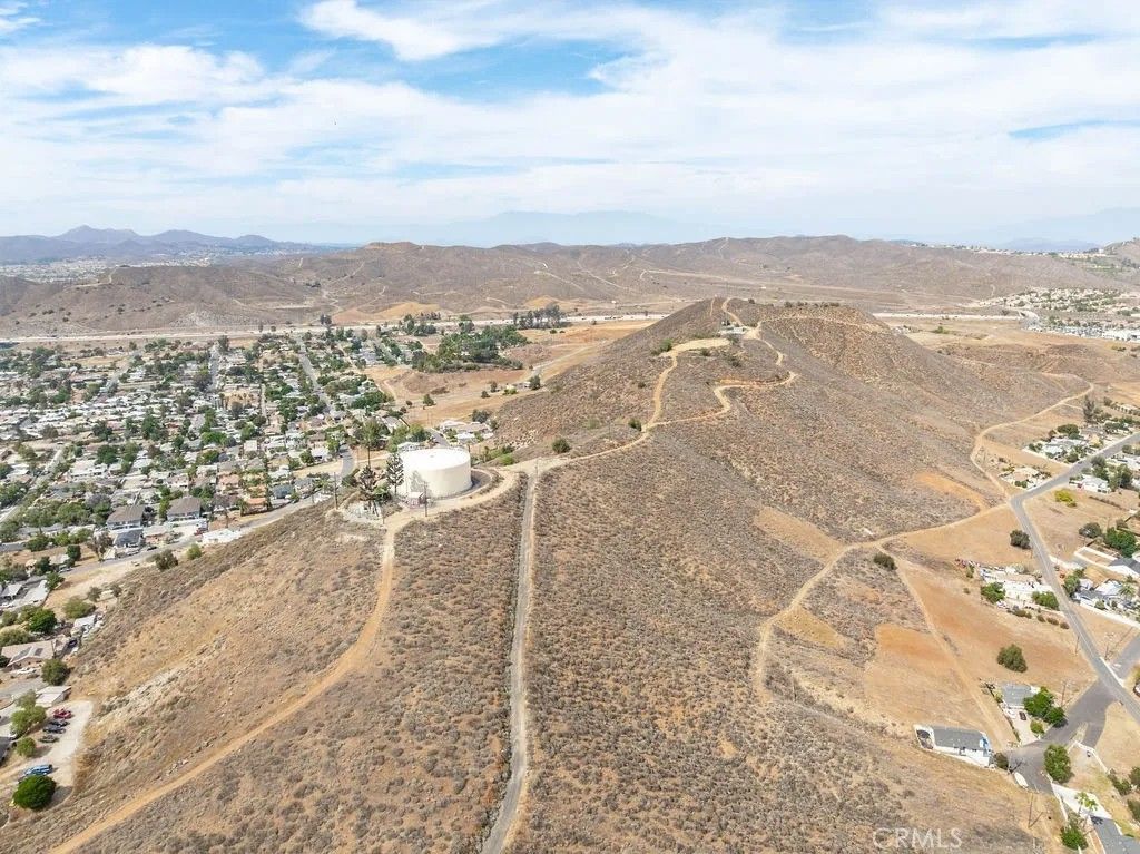 Photo of 0 Ridge, Lake Elsinore, CA 92530 (MLS # IV25138666)