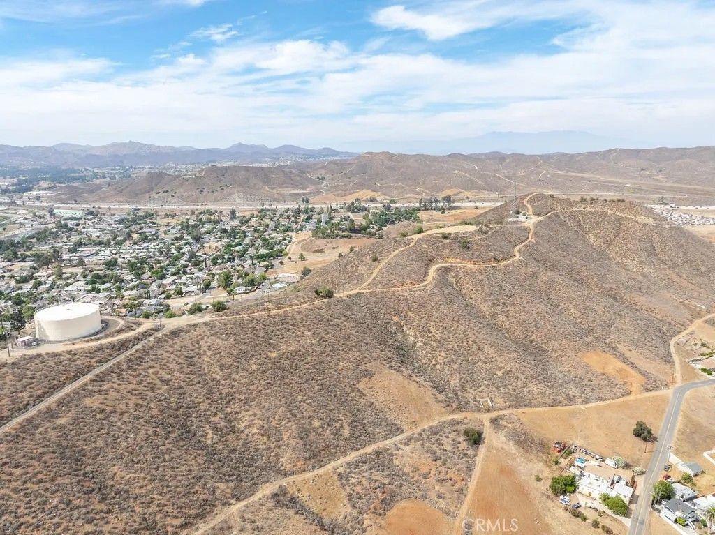 Photo of 0 Ridge, Lake Elsinore, CA 92530 (MLS # IV25138666)