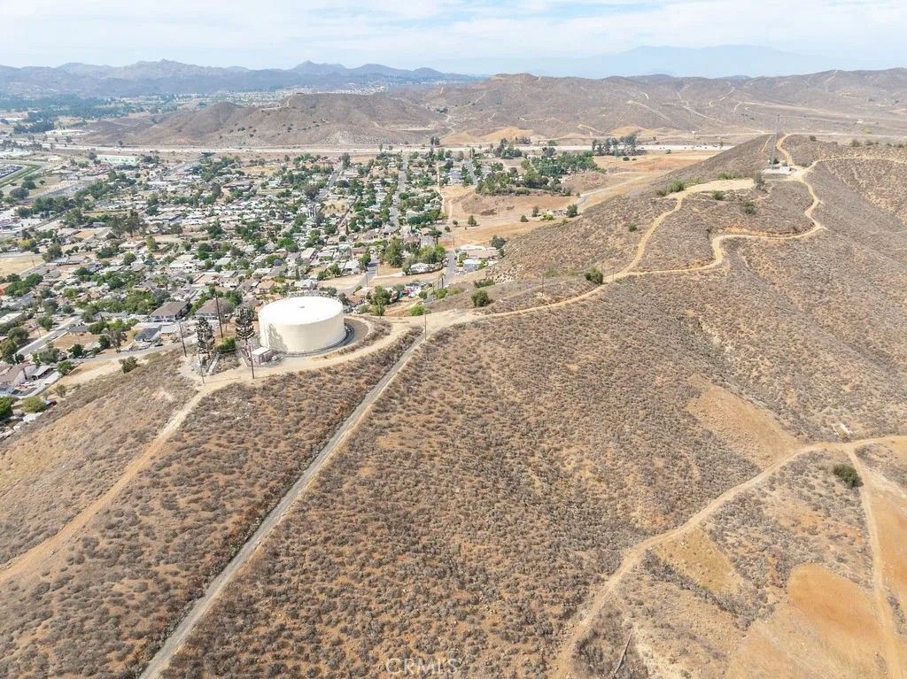 Photo of 0 Ridge, Lake Elsinore, CA 92530 (MLS # IV25138666)