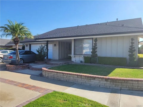 Photo of 16412 Wishingwell LN, Huntington Beach, CA 92647 (MLS # OC26205629)