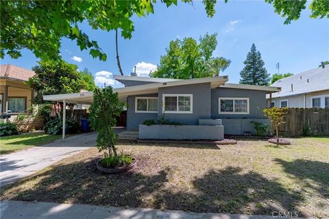 Photo of 236 W 22nd St, Merced, CA 95340 (MLS # MC26092330)