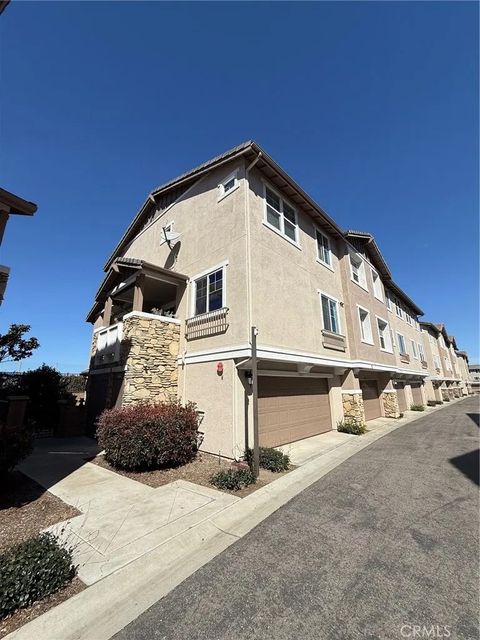 Photo of 3037 Cole Grade Dr, Santee, CA 92071 (MLS # SR26039748)