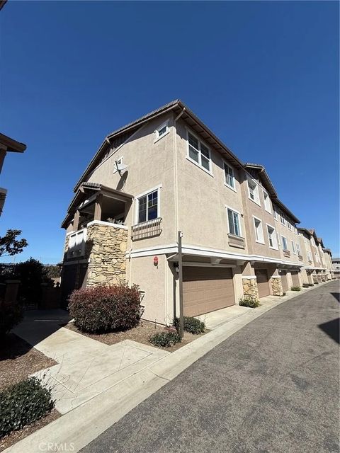 Photo of 3037 Cole Grade Dr, Santee, CA 92071 (MLS # SR26039748)