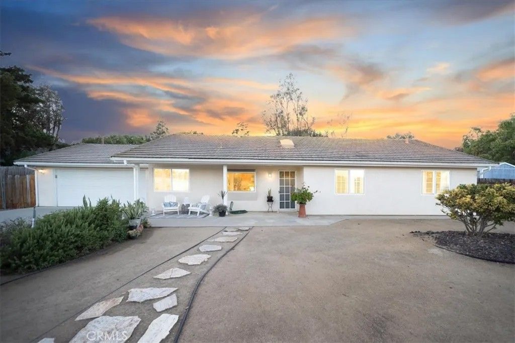 Photo of 203 Rhesa Ln, Fallbrook, CA 92028 (MLS # SW25236168)