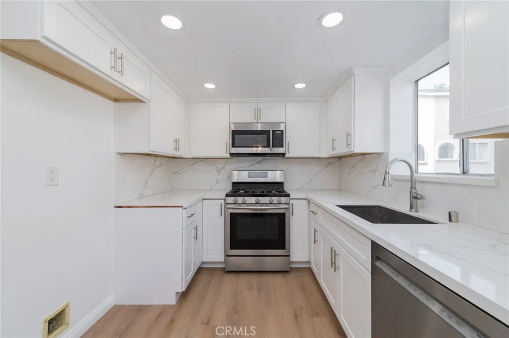15805 Jupiter Place