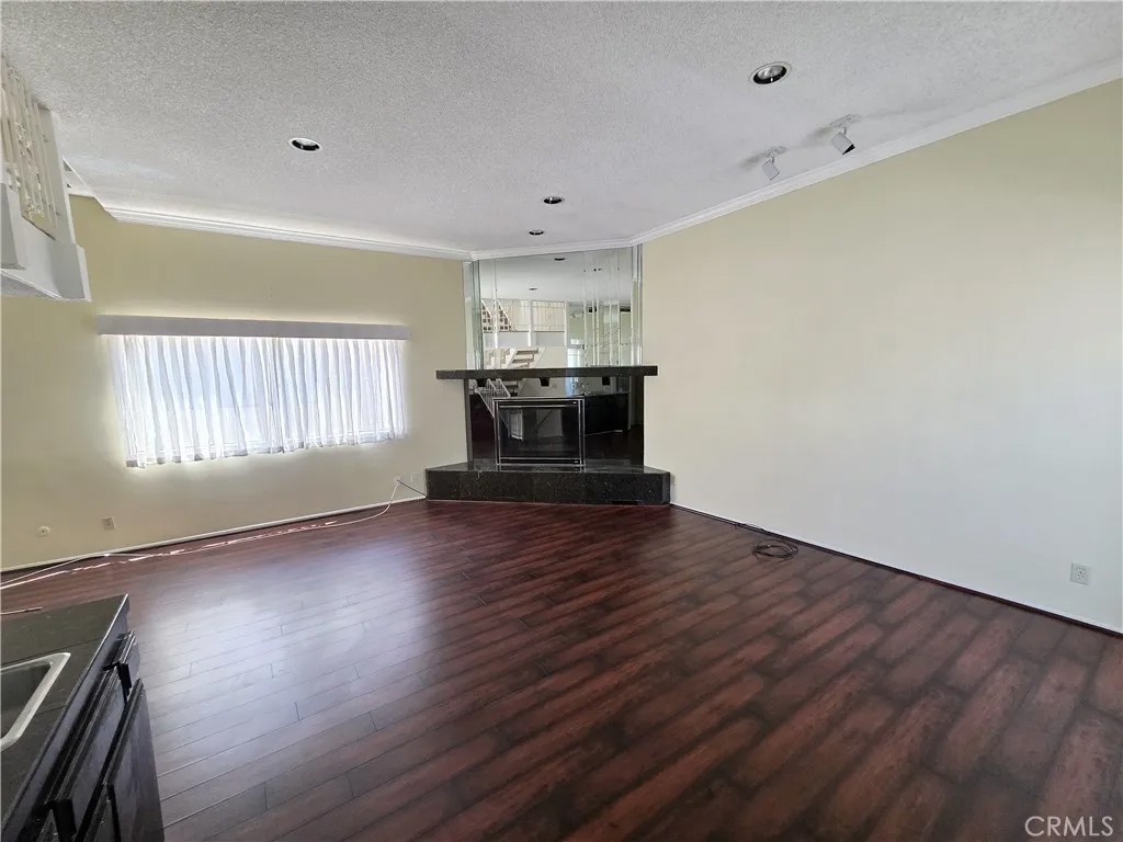 7650 Topanga Canyon