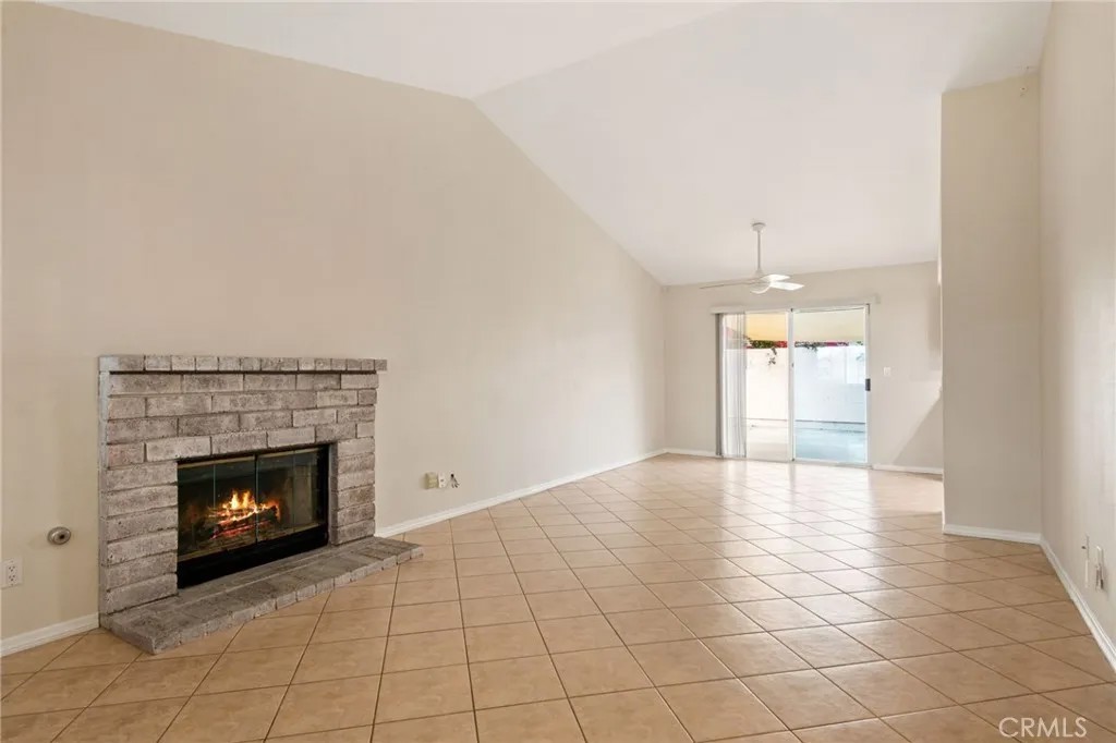 1093 Merced Way