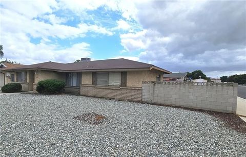 2955 Carl Drive Hemet CA 92545