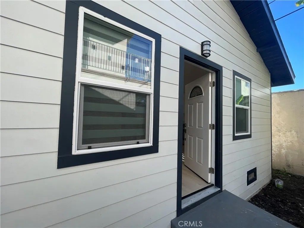 Photo of 627 Fischer Street, Glendale, CA 91205 (MLS # GD26011036)