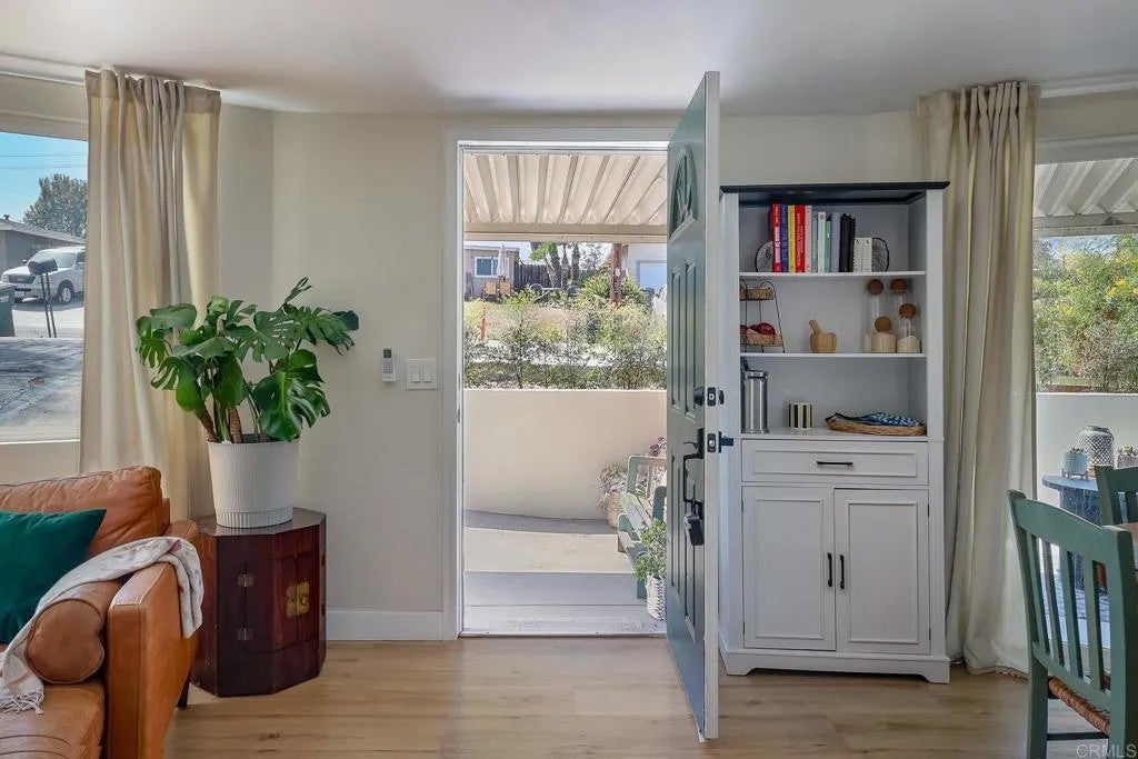 719 La Presa Avenue